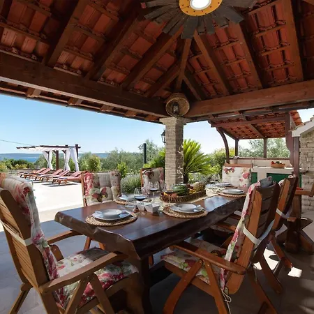 Villa Oliva *